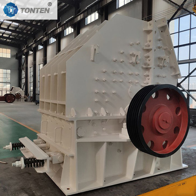 Operasi aman Konsumsi daya rendah Hammer crusher Untuk efek penghancuran yang optimal